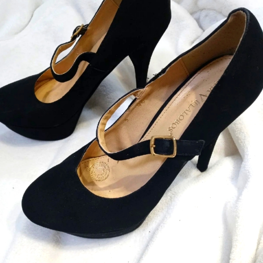 Felissa Villalobos Shoes Size 7.5
